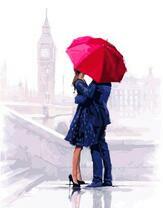 Пара под красным зонтом в Лондоне